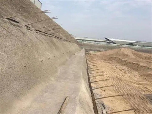 卫滨河道边坡加固